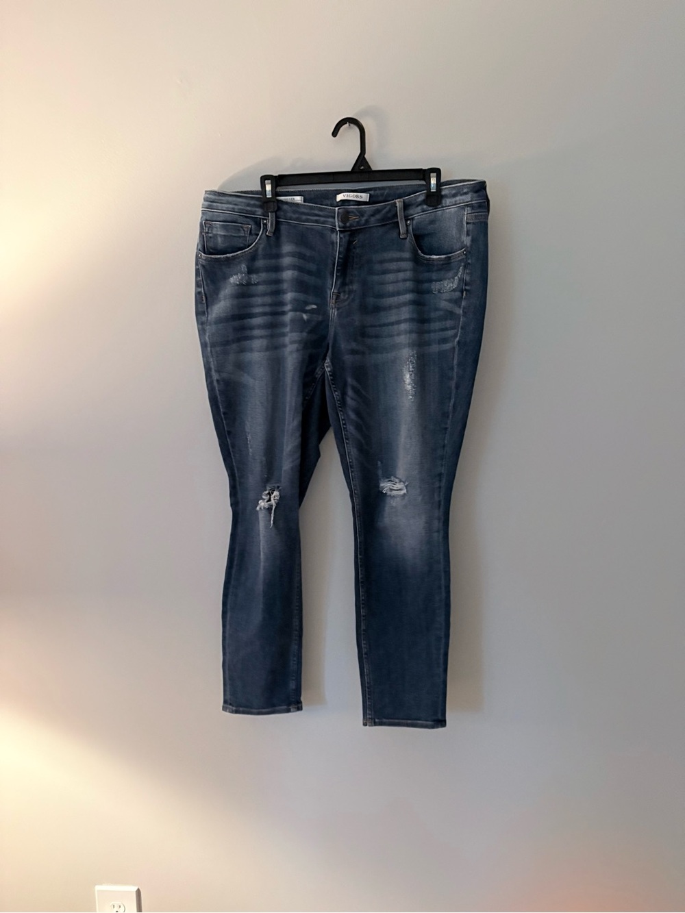 Vigoss Distressed Skinny Jeans SIZE 18